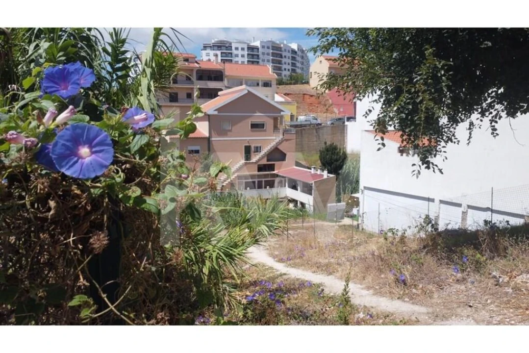 Terreno para Venda em Vialonga Foto 1
