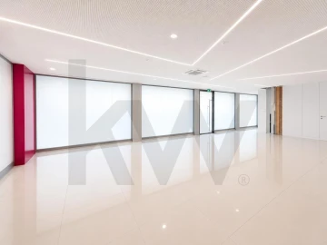 Loja para Arrendamento em Estrela