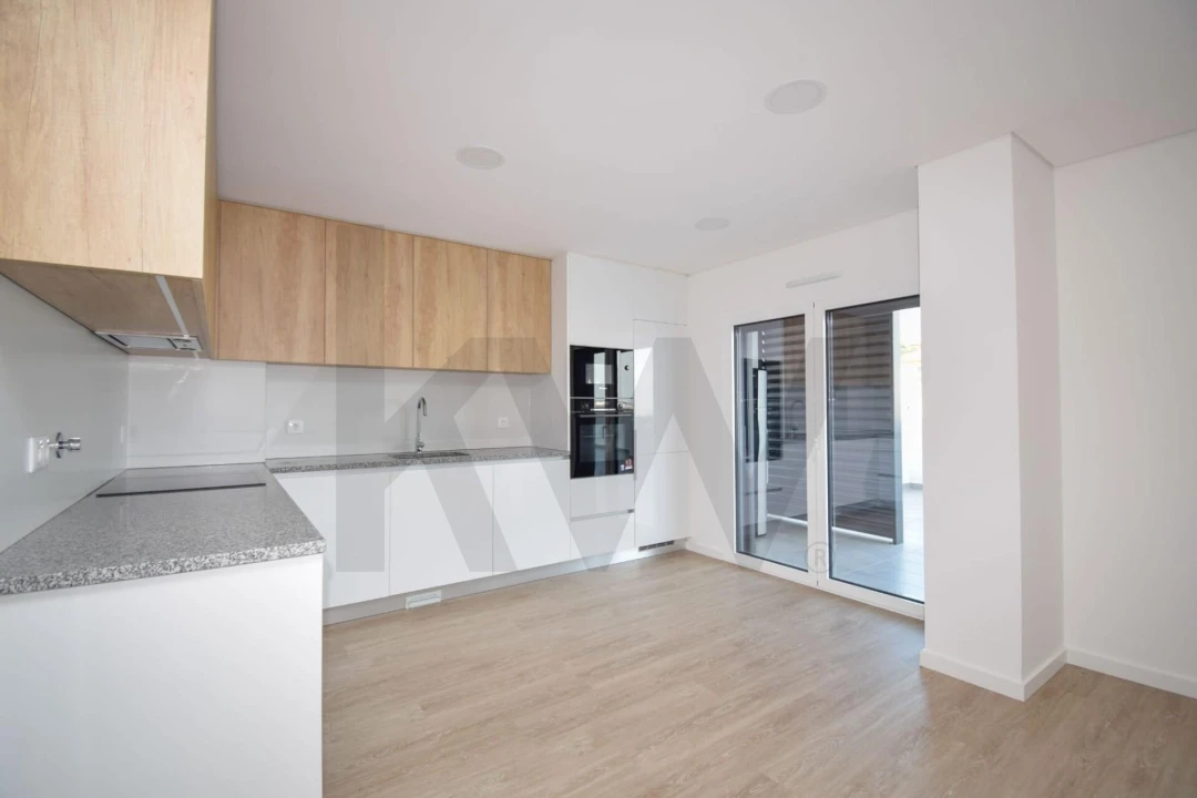 Apartamento T2 para Arrendamento em Ramada e Caneças Foto 8