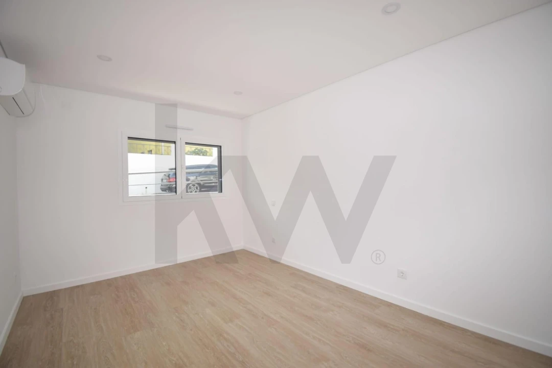 Apartamento T2 para Arrendamento em Ramada e Caneças Foto 20