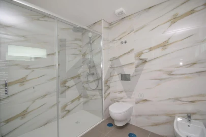 Apartamento T2 para Arrendamento em Ramada e Caneças