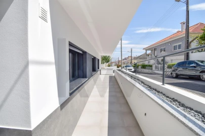 Apartamento T2 para Arrendamento em Ramada e Caneças