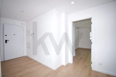Apartamento T2 para Arrendamento em Ramada e Caneças