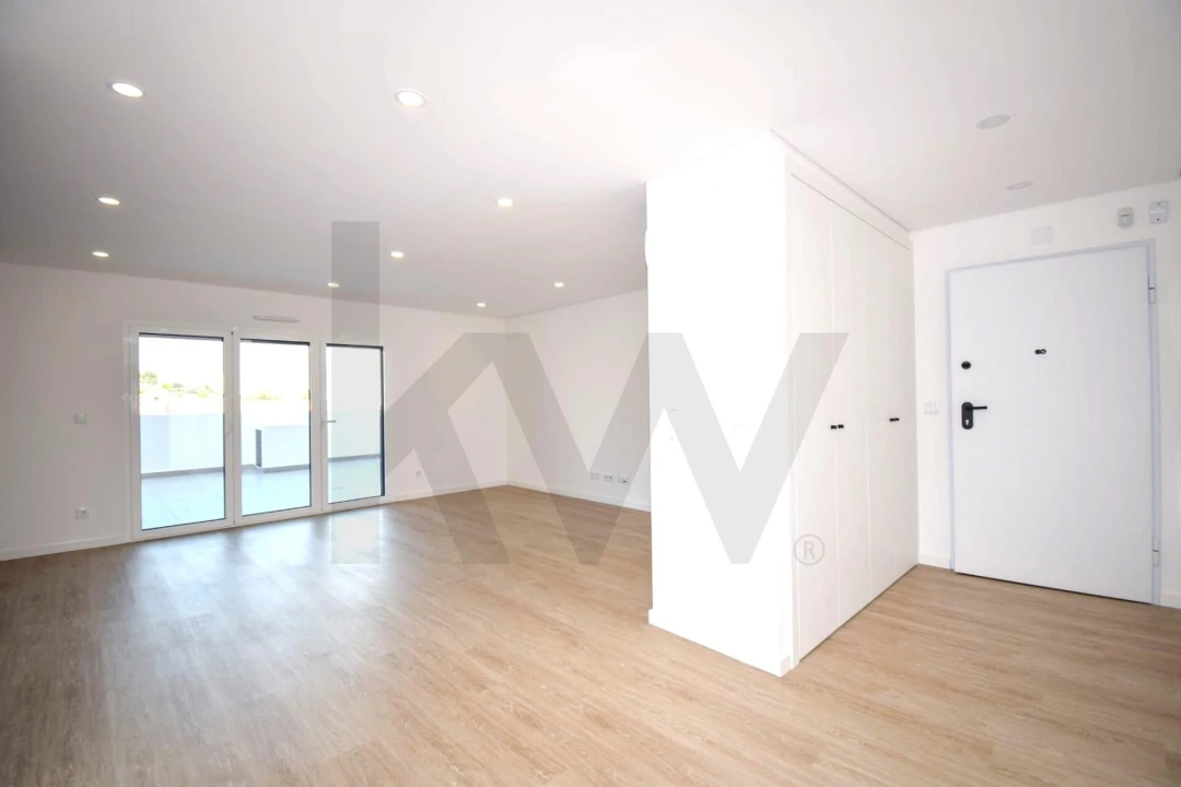 Apartamento T2 para Arrendamento em Ramada e Caneças Foto 1