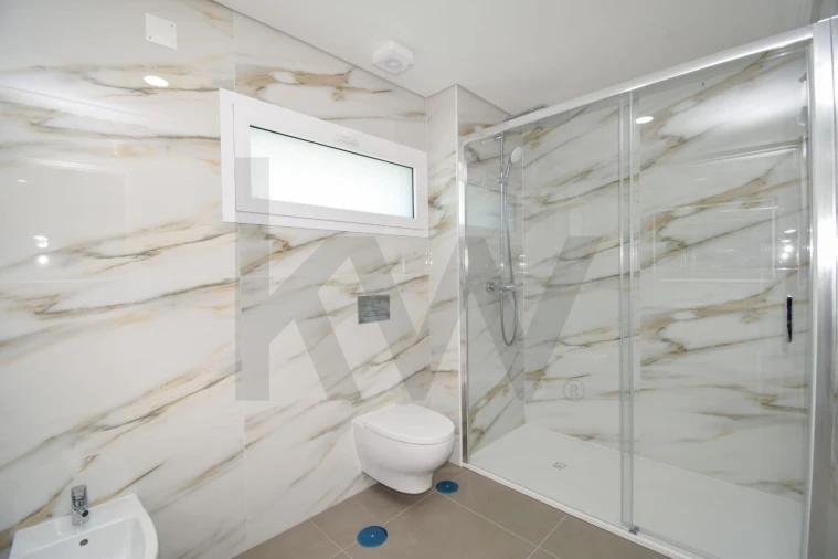 Apartamento T2 para Arrendamento em Ramada e Caneças Foto 17