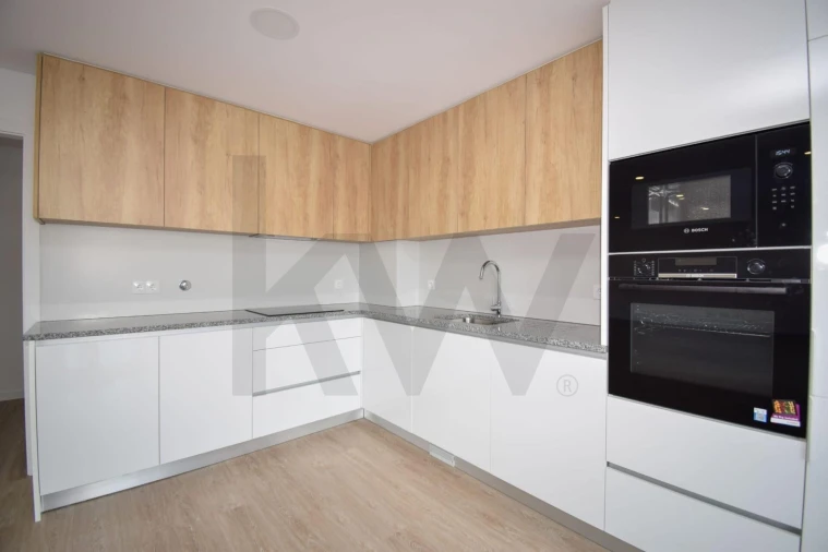 Apartamento T2 para Arrendamento em Ramada e Caneças Foto 9