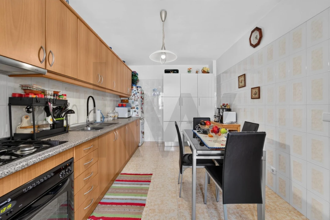 Apartamento T2 para Venda em Caniço Foto 19