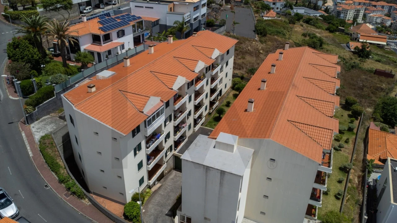 Apartamento T2 para Venda em Caniço Foto 6