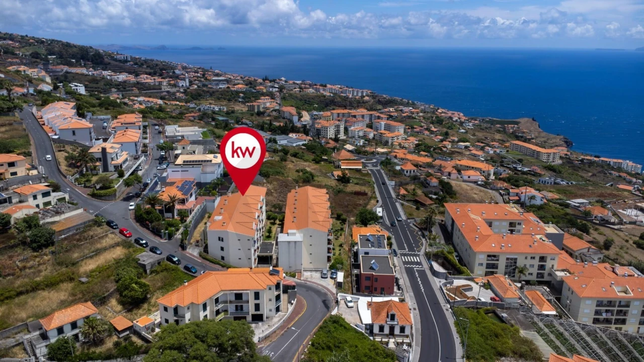 Apartamento T2 para Venda em Caniço Foto 3