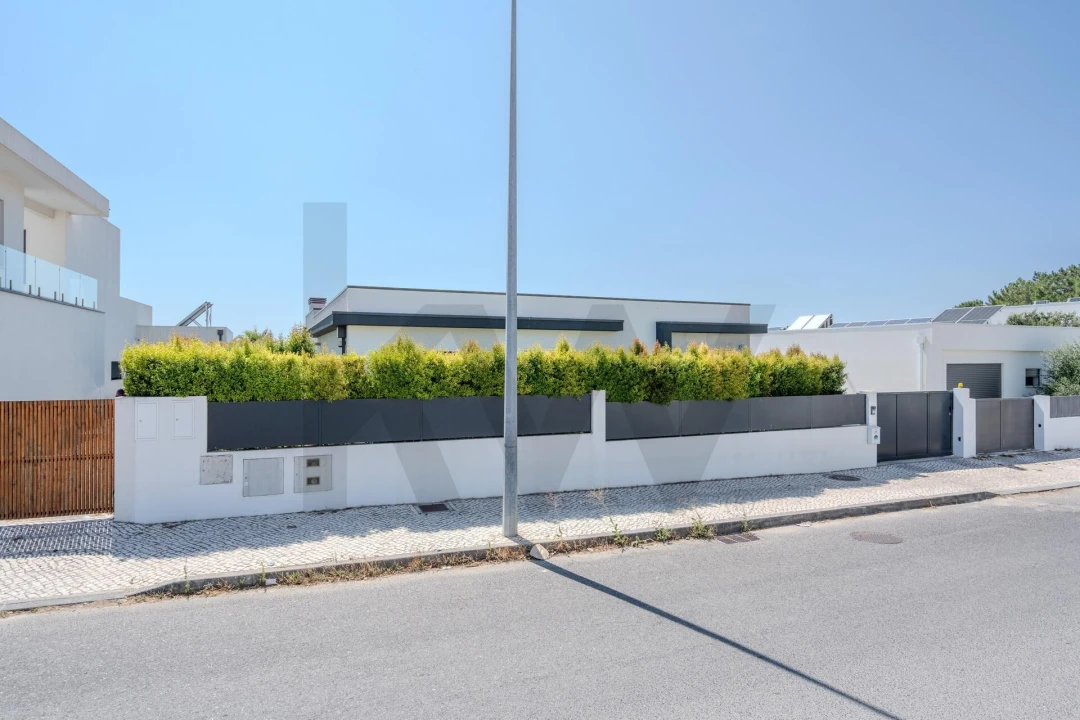 Moradia T4 para Arrendamento em Azeitão (São Lourenço e São Simão) Foto 46