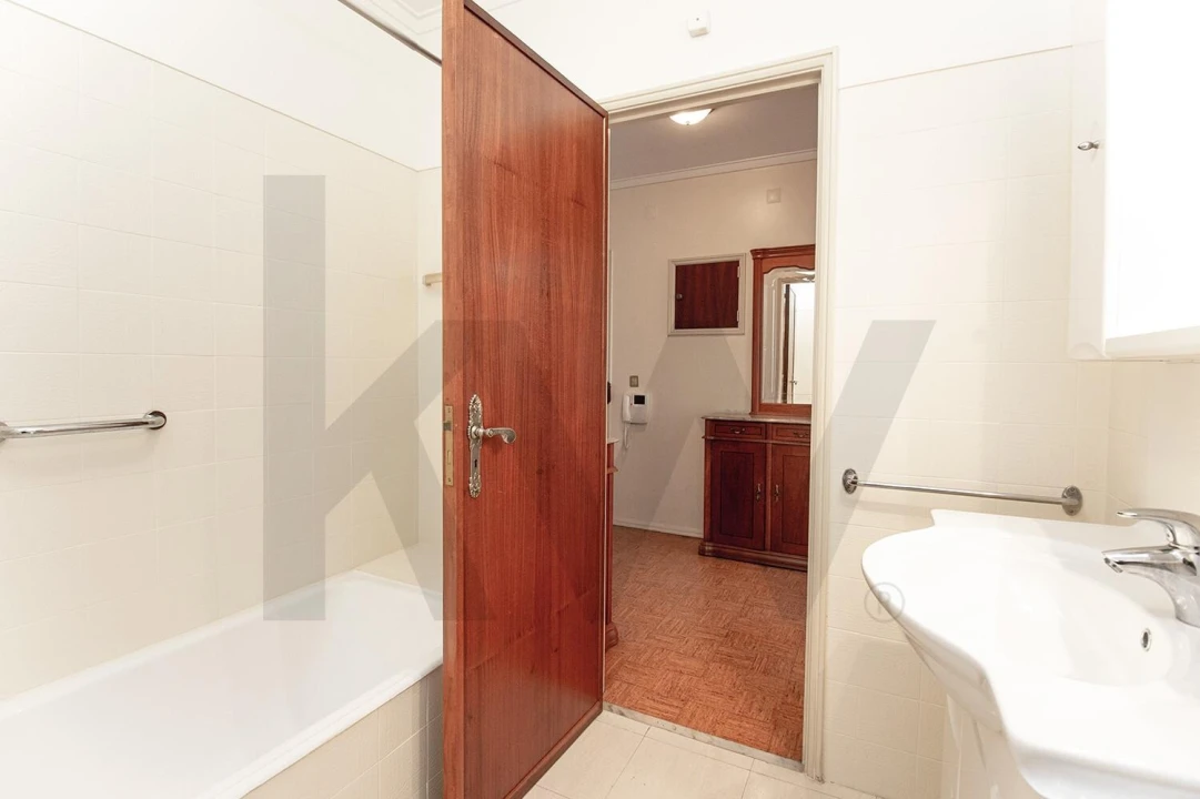 Apartamento T2 para Venda em Algés, Linda-A-Velha e Cruz Quebrada-Dafundo Foto 19