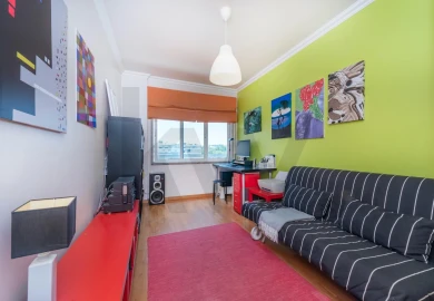 Apartamento T3 para Venda em Carnaxide e Queijas