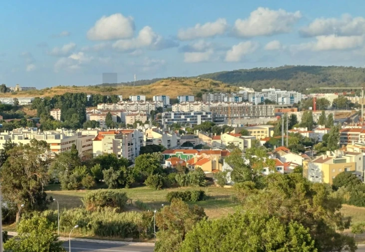 Apartamento T3 para Venda em Carnaxide e Queijas Foto 14