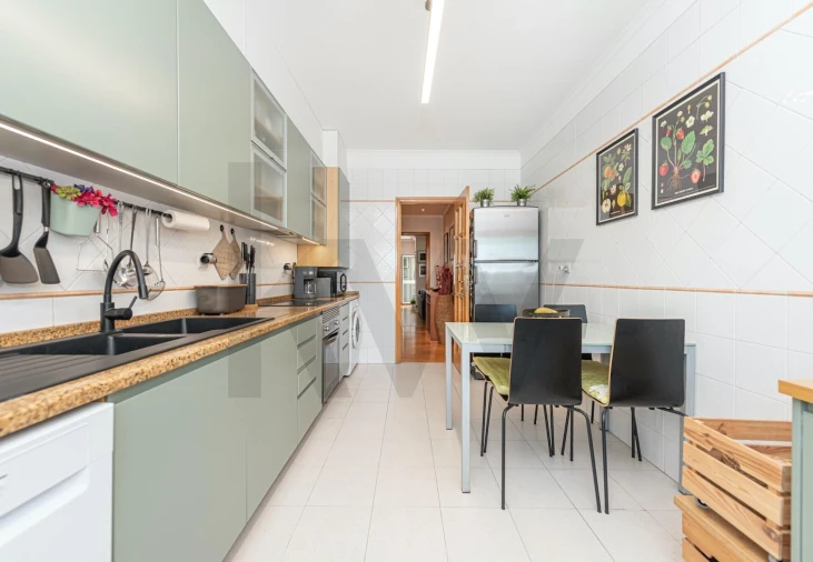 Apartamento T3 para Venda em Carnaxide e Queijas Foto 19