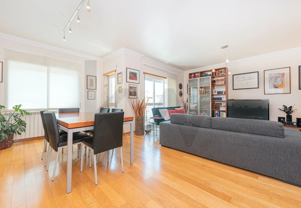 Apartamento T3 para Venda em Carnaxide e Queijas Foto 9