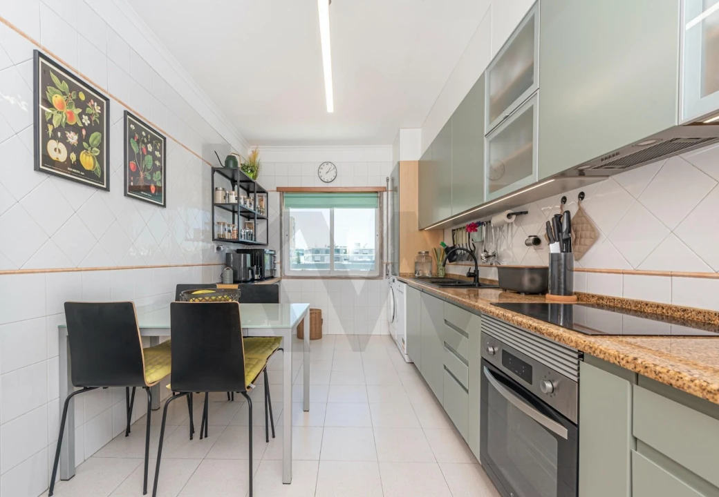 Apartamento T3 para Venda em Carnaxide e Queijas Foto 16