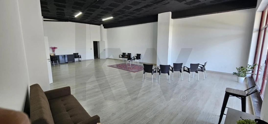 Escritório para Arrendamento em Barcarena Foto 28