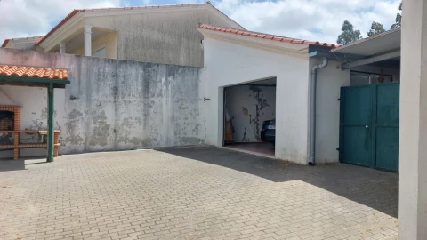 Moradia T3 para Venda em Monte Real e Carvide