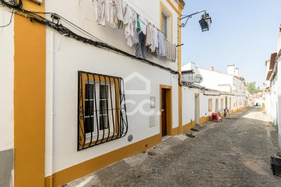 Moradia T2 para Venda em Évora (São Mamede, Sé, São Pedro e Santo Antão)