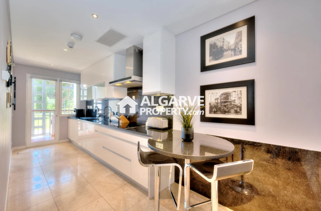 Apartamento T2 para Venda em Quarteira Foto 3