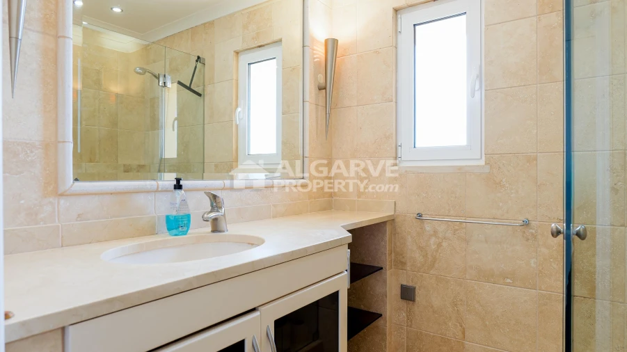 Apartamento T1 para Venda em Quarteira Foto 11