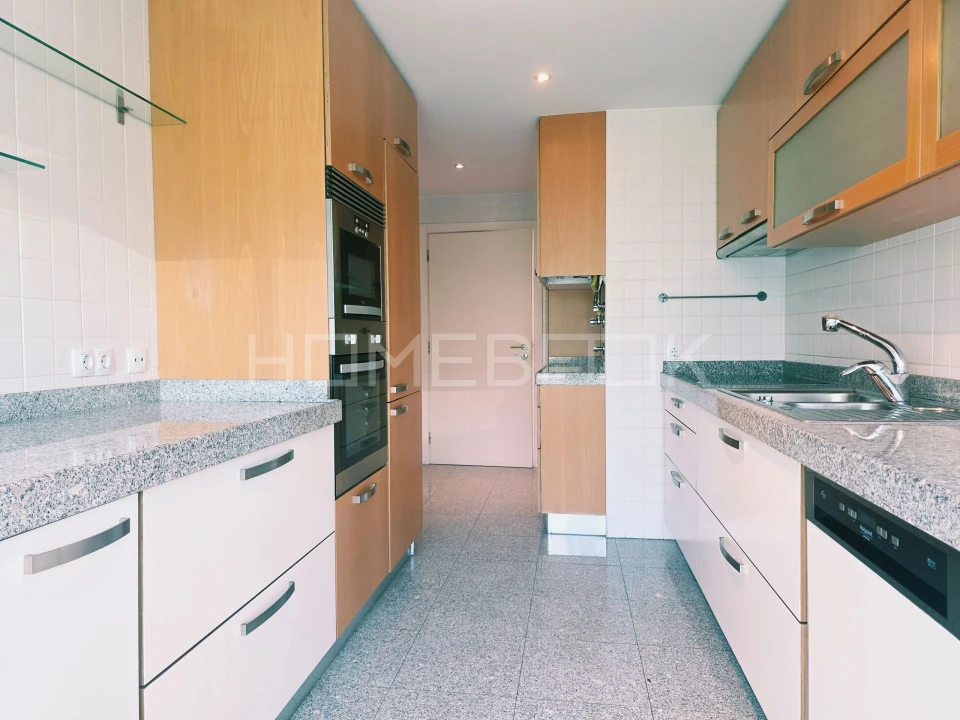 Apartamento T3 para Arrendamento em Carcavelos e Parede Foto 24