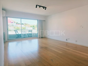 Apartamento T3 para Arrendamento em Carcavelos e Parede