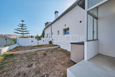Apartamento T4 para Venda em Charneca de Caparica e Sobreda