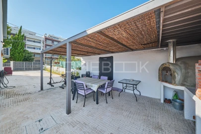 Apartamento T4 para Venda em Charneca de Caparica e Sobreda