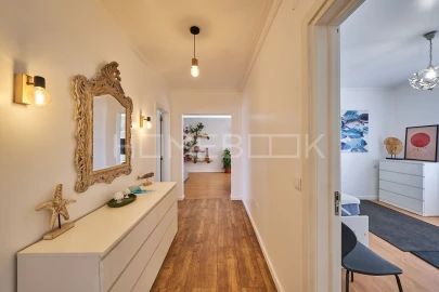 Apartamento T4 para Venda em Charneca de Caparica e Sobreda