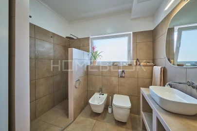 Apartamento T4 para Venda em Charneca de Caparica e Sobreda