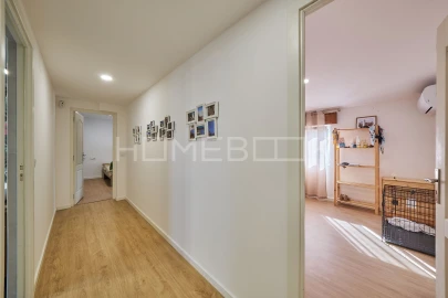 Apartamento T4 para Venda em Charneca de Caparica e Sobreda