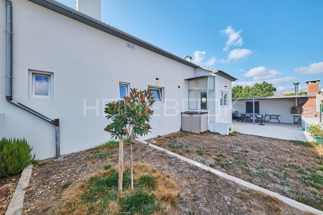 Apartamento T4 para Venda em Charneca de Caparica e Sobreda Foto 31
