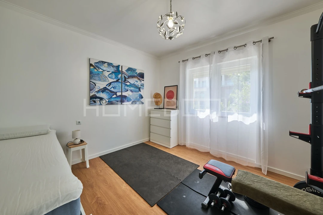 Apartamento T4 para Venda em Charneca de Caparica e Sobreda Foto 8