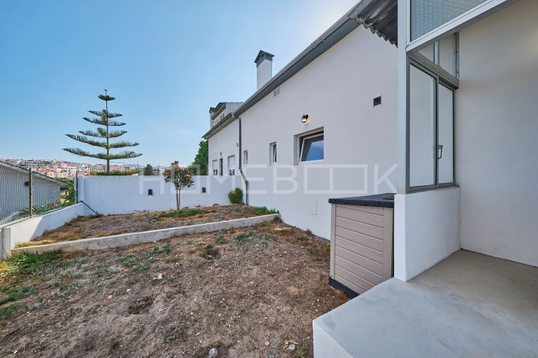 Apartamento T4 para Venda em Charneca de Caparica e Sobreda Foto 30