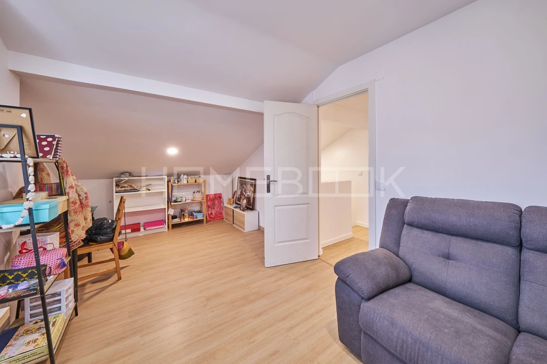 Apartamento T4 para Venda em Charneca de Caparica e Sobreda Foto 17