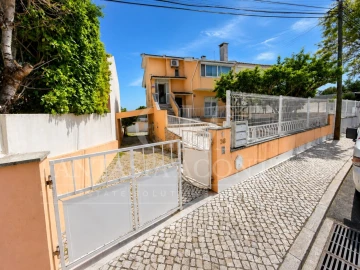 Moradia T2 para Venda em São Domingos de Rana