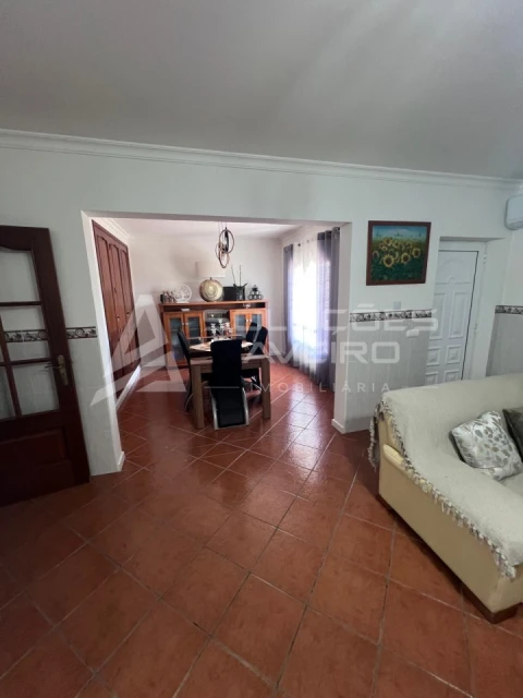 Moradia T4 para Venda em Amoreira da Gândara, Paredes do Bairro e Ancas