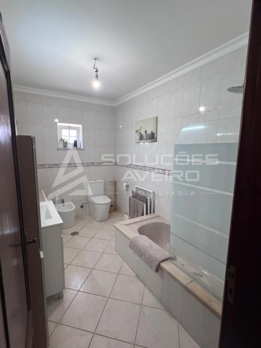 Moradia T4 para Venda em Amoreira da Gândara, Paredes do Bairro e Ancas Foto 8