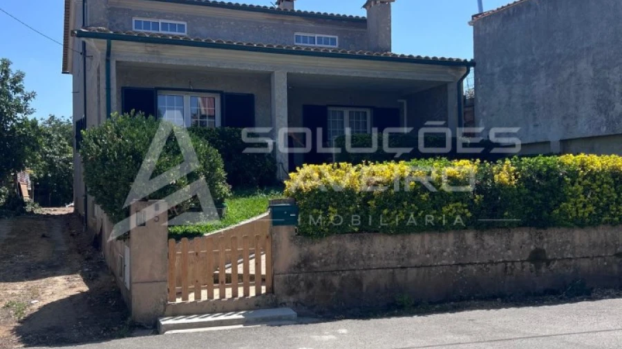 Moradia T4 para Venda em Amoreira da Gândara, Paredes do Bairro e Ancas