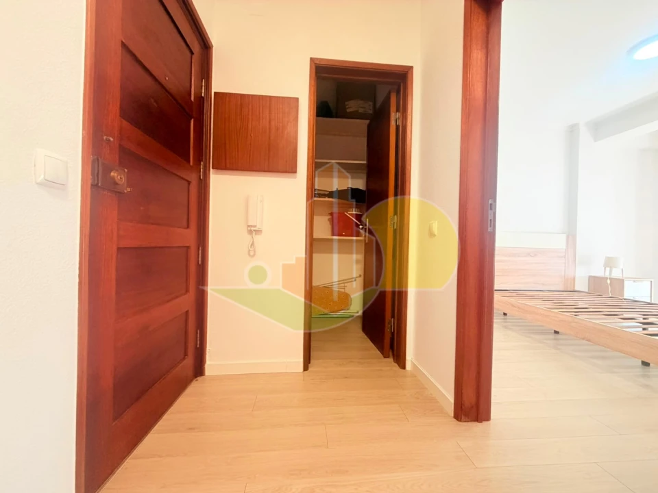 Apartamento T1 para Arrendamento em Tavarede Foto 12