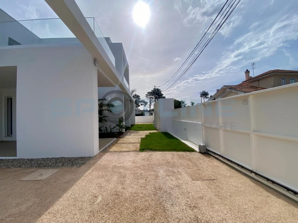 Moradia T4 para Venda em Corroios Foto 2