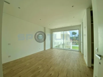 Moradia T4 para Venda em Corroios