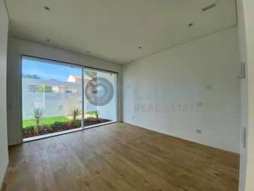 Moradia T4 para Venda em Corroios