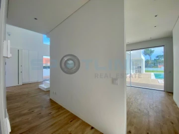Moradia T4 para Venda em Corroios