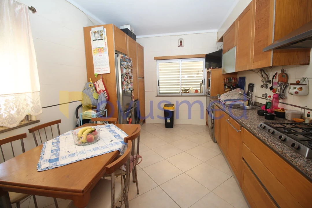Apartamento T4 para Venda em Portimão Foto 4
