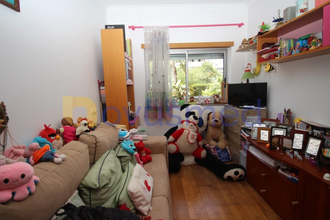 Apartamento T4 para Venda em Portimão Foto 25