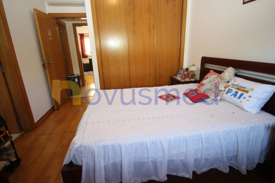 Apartamento T4 para Venda em Portimão Foto 16