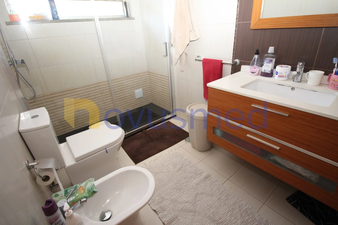Apartamento T4 para Venda em Portimão Foto 19