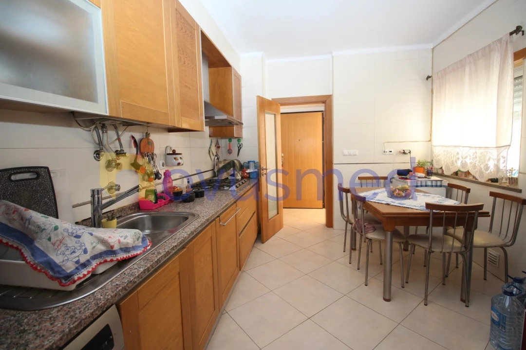 Apartamento T4 para Venda em Portimão Foto 6